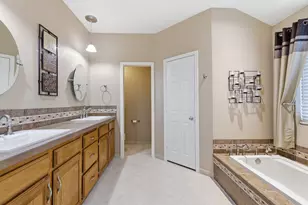 1801 Glenbrook Ct, Bedford, TX 76021 - Photo 23