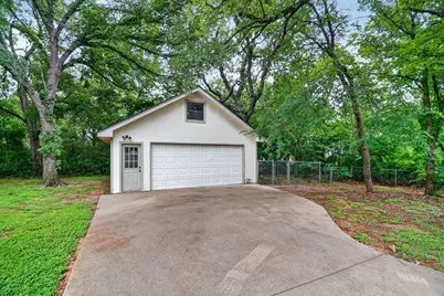 300 Post Lane, Burleson, TX 76028 - Photo 33