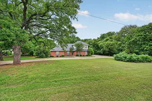 300 Post Ln, Burleson, TX 76028 - Photo 31