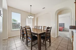 417 Roundrock Ln, Fort Worth, TX 76140 - Photo 9