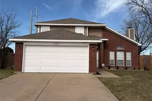 1104 Union Dr, Saginaw, TX 76131 - Photo 1