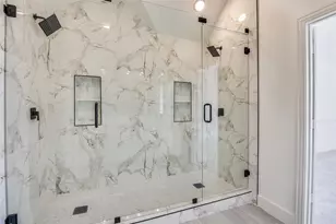 6215 Kingswood Dr, Arlington, TX 76001 - Photo 19