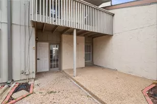 12748 Burninglog Ln, Dallas, TX 75243 - Photo 17