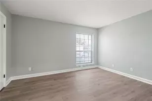 12748 Burninglog Ln, Dallas, TX 75243 - Photo 7