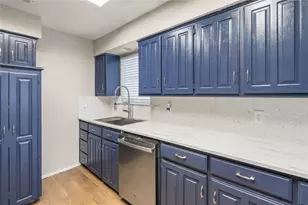 1710 Sylvan Dr, Arlington, TX 76012 - Photo 11