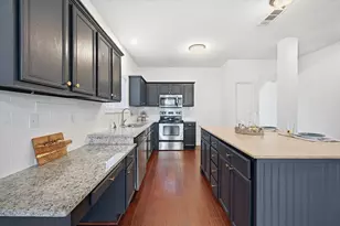 2816 Memorial Dr, Denton, TX 76210 - Photo 3