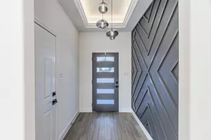 2406 Beverly Dr, Granbury, TX 76048 - Photo 5