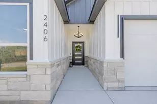 2406 Beverly Dr, Granbury, TX 76048 - Photo 3