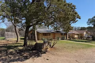 1101 Sierra Vista, Granbury, TX 76048 - Photo 1