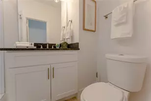 2025 Empire Central Dr, Dallas, TX 75235 - Photo 21