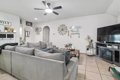 220 Chesterfield Circle, Waxahachie, TX 75165 - Photo 5