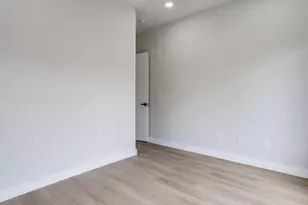 810 Premier Pkwy, Grand Prairie, TX 75051 - Photo 13