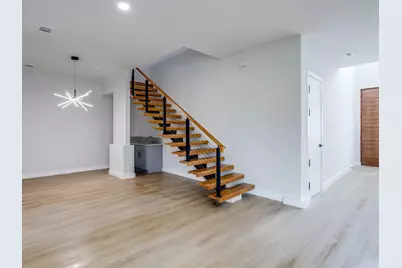 810 Premier Parkway, Grand Prairie, TX 75051 - Photo 7