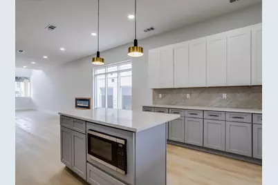 810 Premier Parkway, Grand Prairie, TX 75051 - Photo 11