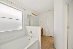 1021 Miles Ave, Burleson, TX 76028 - Photo 15