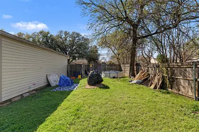 401 E 8th Street, Irving, TX 75060 - Photo 31