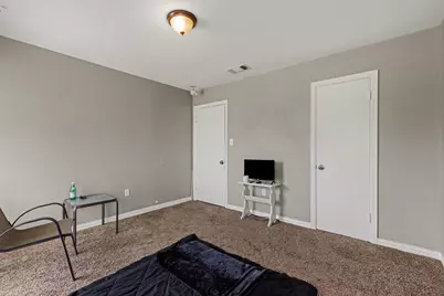 401 E 8th Street, Irving, TX 75060 - Photo 17