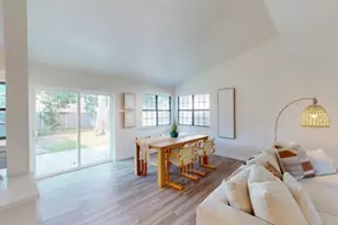 1249 Granada Ln, Lewisville, TX 75067 - Photo 5