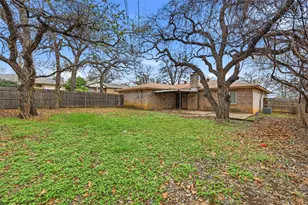 4300 Spring Hill Ln, Arlington, TX 76016 - Photo 31