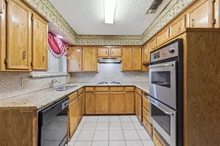 4300 Spring Hill Ln, Arlington, TX 76016 - Photo 19