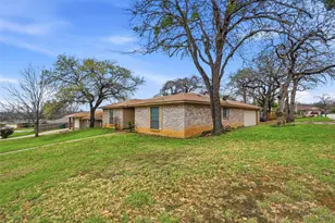 4300 Spring Hill Ln, Arlington, TX 76016 - Photo 33