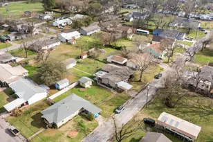 1320 Elm St, Bonham, TX 75418 - Photo 37