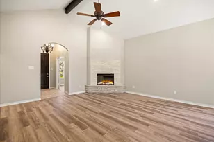 4403 N Port Ridglea Ct, Granbury, TX 76049 - Photo 7