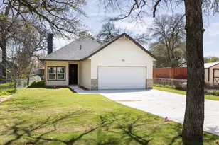 4403 N Port Ridglea Ct, Granbury, TX 76049 - Photo 3