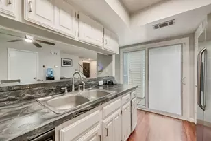 2643 Via Ventura Cir, Carrollton, TX 75006 - Photo 11