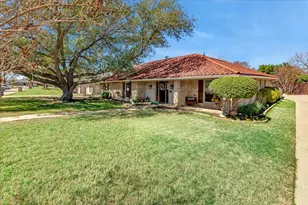 1111 Berkshire Ct, Trophy Club, TX 76262 - Photo 3