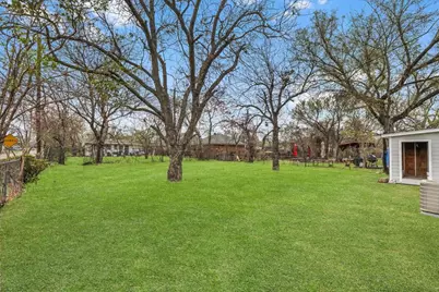 3744 S Hughes Avenue, Fort Worth, TX 76119 - Photo 19