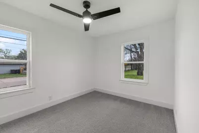 3744 S Hughes Avenue, Fort Worth, TX 76119 - Photo 17