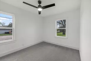 3744 S Hughes Ave, Fort Worth, TX 76119 - Photo 17