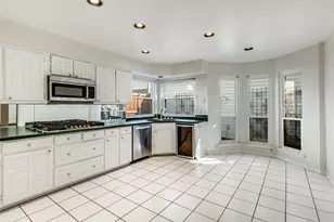 820 Pavillion St, Dallas, TX 75204 - Photo 13