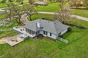 102 Dawn Cir, Weatherford, TX 76086 - Photo 1