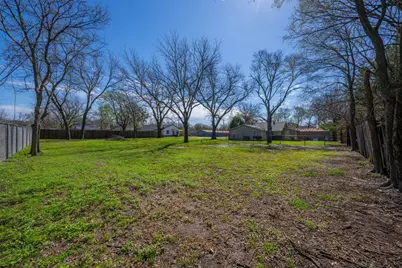 1609 N Brazos Avenue, Cleburne, TX 76031 - Photo 7