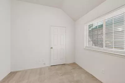 2086 Montclair Lane, Lewisville, TX 75067 - Photo 25