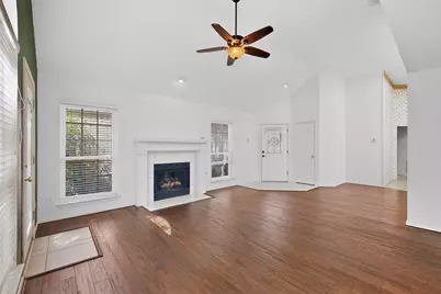 2086 Montclair Lane, Lewisville, TX 75067 - Photo 7