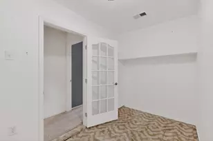 2086 Montclair Ln, Lewisville, TX 75067 - Photo 29