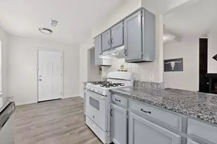 1538 Oakbrook St, Lancaster, TX 75134 - Photo 11