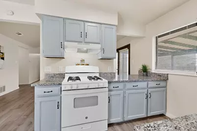 1538 Oakbrook Street, Lancaster, TX 75134 - Photo 5