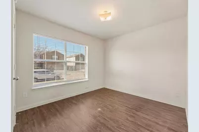 10013 Silent Hollow Drive, Fort Worth, TX 76140 - Photo 7