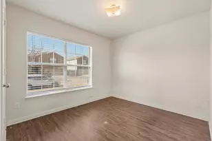 10013 Silent Hollow Dr, Fort Worth, TX 76140 - Photo 7