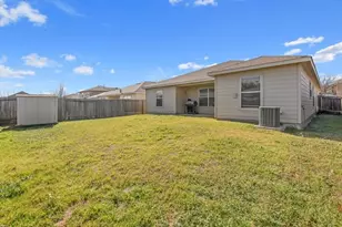 10013 Silent Hollow Dr, Fort Worth, TX 76140 - Photo 9