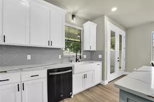 919 SW 3rd Ave, Mineral Wells, TX 76067 - Photo 13