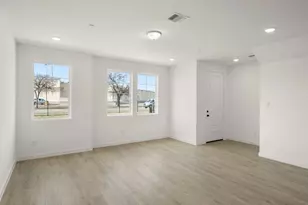 5704 Lakeview Dr, Watauga, TX 76148 - Photo 3