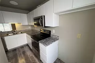 808 W Collins St, Denton, TX 76201 - Photo 3