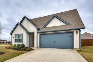 829 Primrose Ln, Pilot Point, TX 76258 - Photo 3