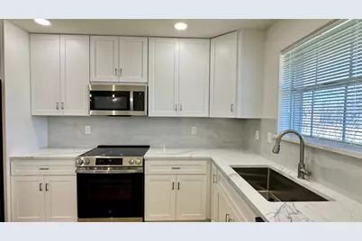 3915 Spring Hollow Drive, Carrollton, TX 75007 - Photo 11