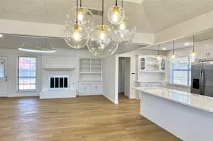 3915 Spring Hollow Dr, Carrollton, TX 75007 - Photo 7